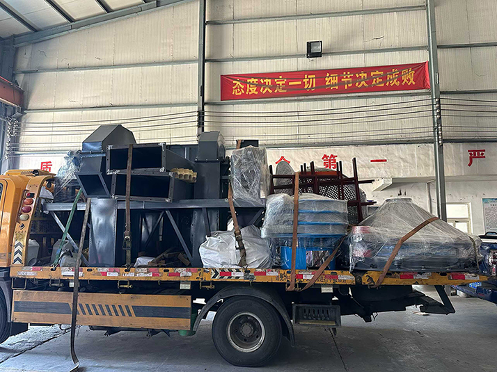 斗式提升機(jī)、振動(dòng)料斗、旋振篩整車(chē)發(fā)貨