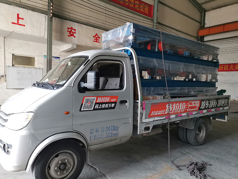 客戶(hù)特殊定制的10米長(zhǎng)1米寬振動(dòng)平臺(tái)發(fā)貨