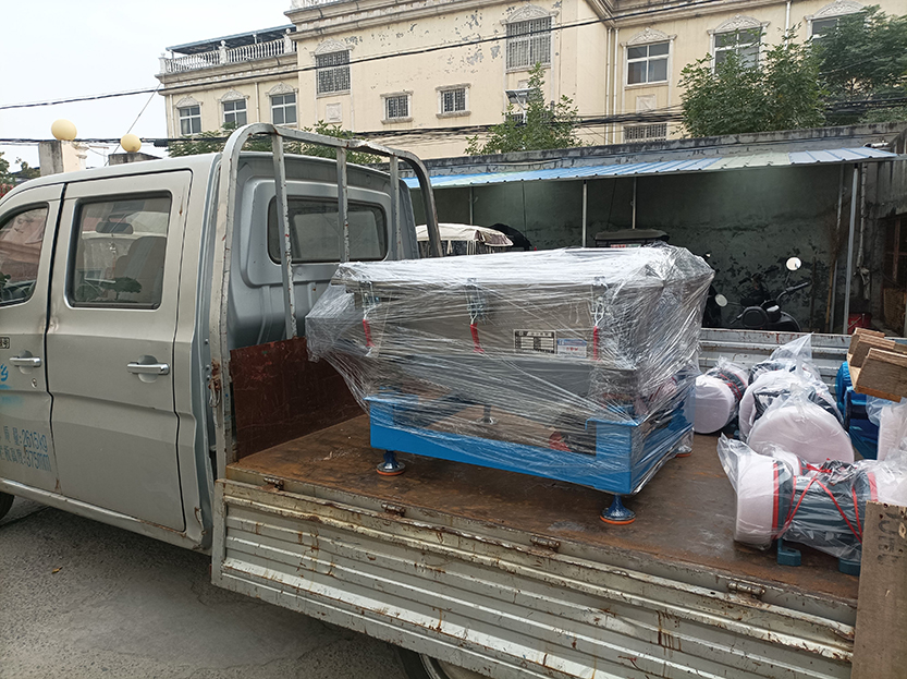 直線(xiàn)篩、電機(jī)等發(fā)貨