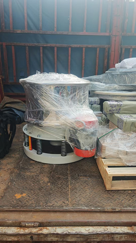 600型直排篩、篩框、網(wǎng)架、膠條等全部發(fā)貨